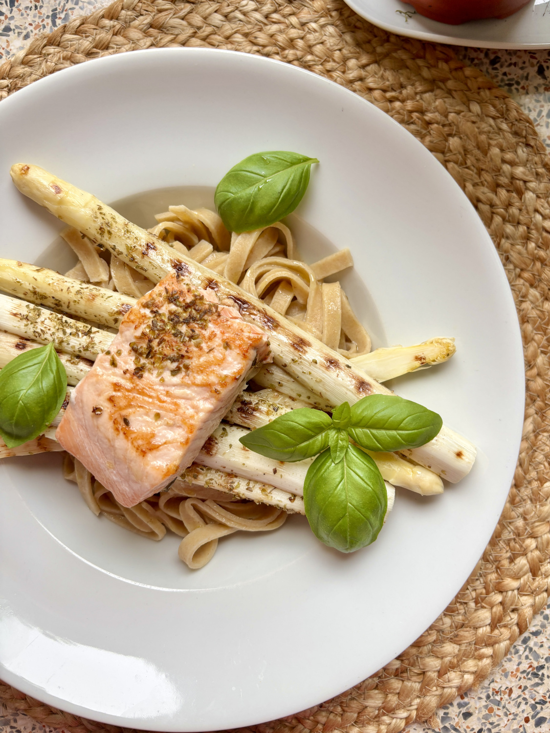 Witte asperges met volkoren pasta